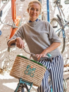 Pikala founder Cantal Bakker posing with a bicycle_Source Sara Holmberg